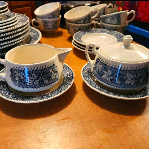 Homer Laughlin Shakespeare Country Blue Stratwood Collection Dinnerware Set - Picture 5 of 8